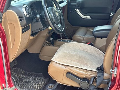 Used 2012 Jeep Wrangler Unlimited Rubicon w/ Dual Top Group AWD/4WD image 9