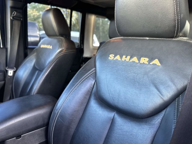 Used 2015 Jeep Wrangler Unlimited Sahara w/ Connectivity Group AWD/4WD image 16