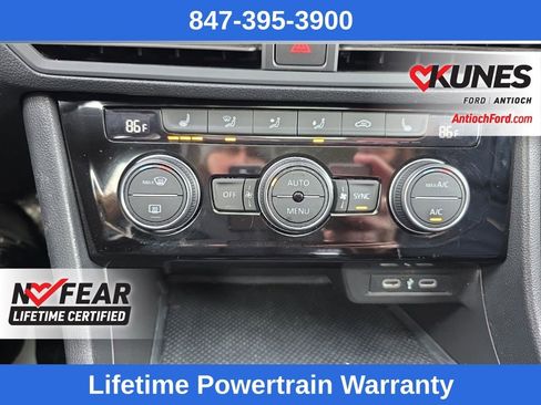 Used 2024 Volkswagen Jetta SE image 34