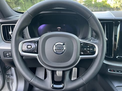 Used 2022 Volvo XC60 B5 R-Design image 46