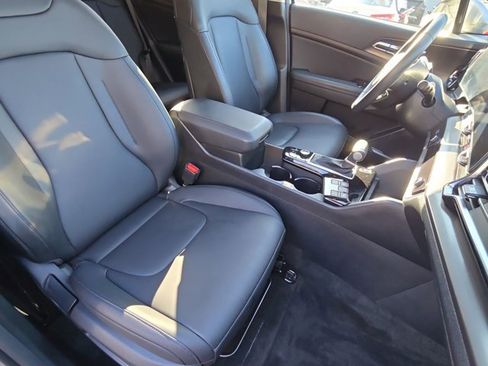 Used 2024 Kia Sportage EX image 11