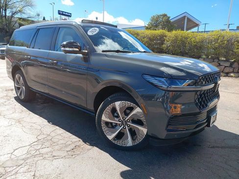 New 2026 Lincoln Navigator L Black Label AWD/4WD image 1