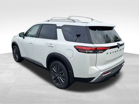 New 2025 Nissan Pathfinder SL w/ SL Premium Package image 3