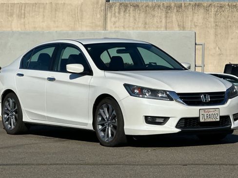 Used 2015 Honda Accord Sport image 5