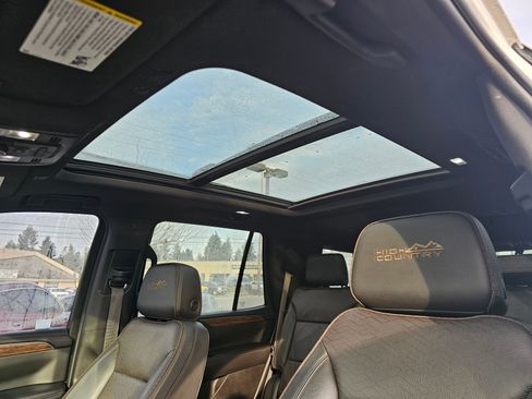 Used 2021 Chevrolet Tahoe High Country w/ Premium Package image 24