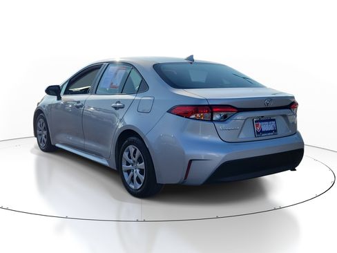 Used 2024 Toyota Corolla LE FWD image 3