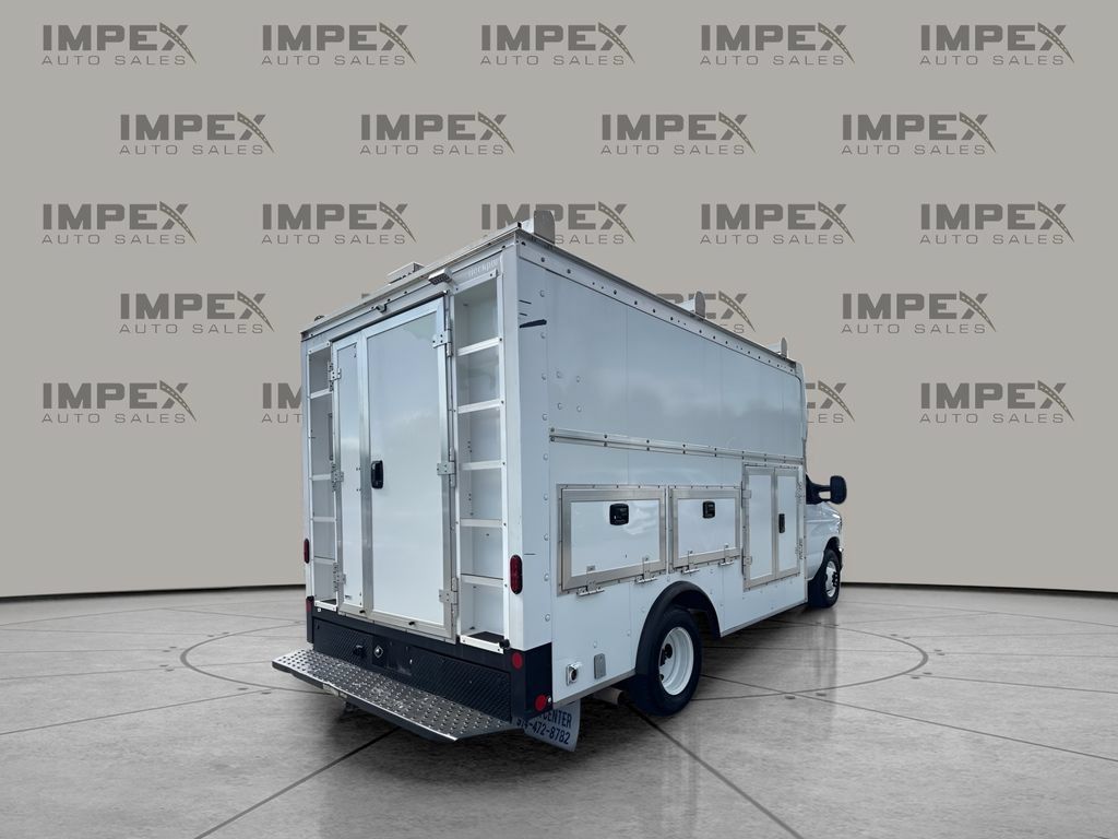Used 2024 Ford E-350 and Econoline 350 Super Duty w/ Power Windows & Locks Group RWD image 5