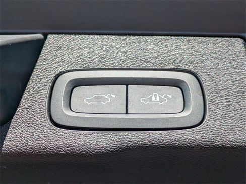 Used 2023 Volvo XC60 B5 Ultimate w/ Climate Package image 14