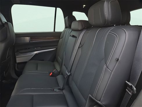 New 2026 Cadillac Vistiq Sport image 16