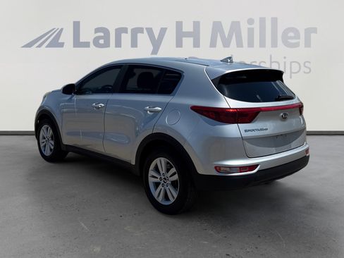 Used 2018 Kia Sportage LX FWD image 3