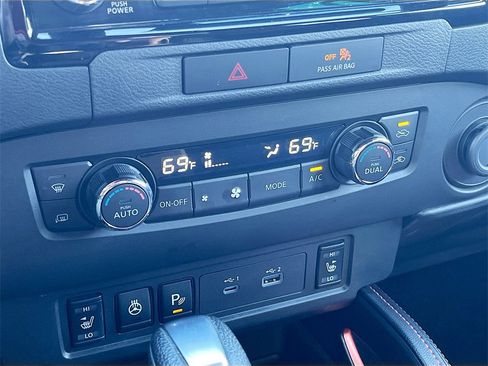 Used 2023 Nissan Frontier PRO-4X w/ Pro-4X Premium Package image 16
