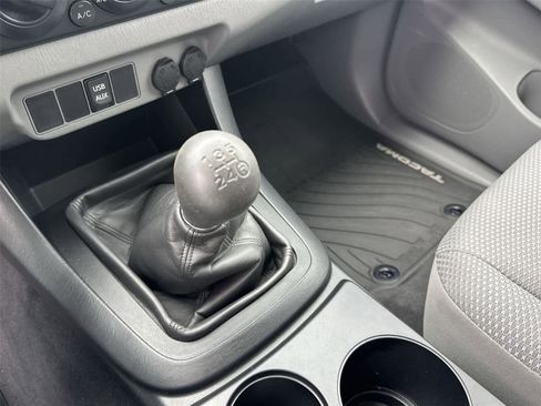 Used 2015 Toyota Tacoma 4x4 Access Cab image 25