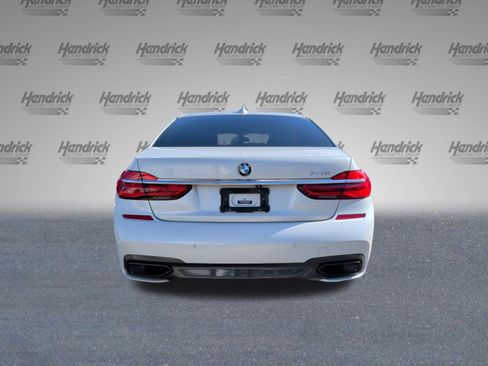 Used 2017 BMW 740i image 8