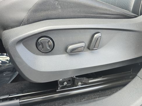 Used 2022 Volkswagen Tiguan SE R-Line AWD/4WD image 29