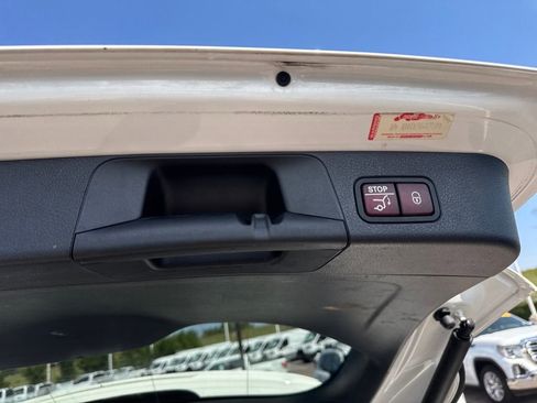 Used 2022 Mercedes-Benz GLB 250 4MATIC image 16