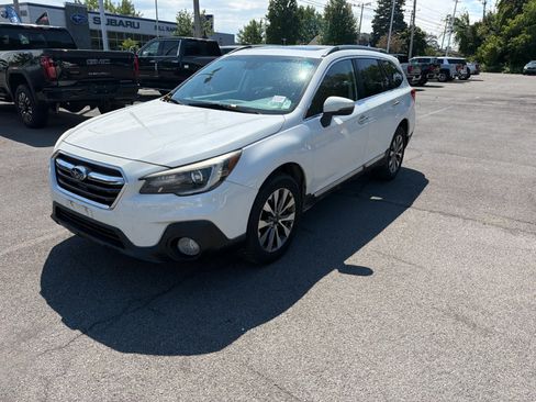 Used 2019 Subaru Outback 3.6R Touring AWD/4WD image 6