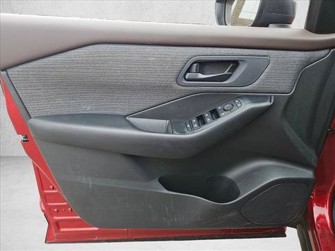 Used 2023 Nissan Rogue S FWD image 16