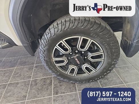 Used 2022 GMC Sierra 2500 AT4 AWD/4WD image 8