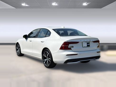 Used 2024 Volvo S60 B5 Core FWD image 3
