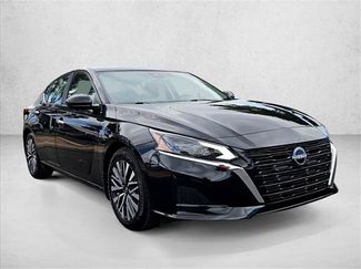Used 2023 Nissan Altima 2.5 SV FWD video 2