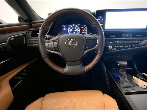 Used 2025 Lexus ES 350 Ultra Luxury w/ Accessory Package (Z2) FWD image 4