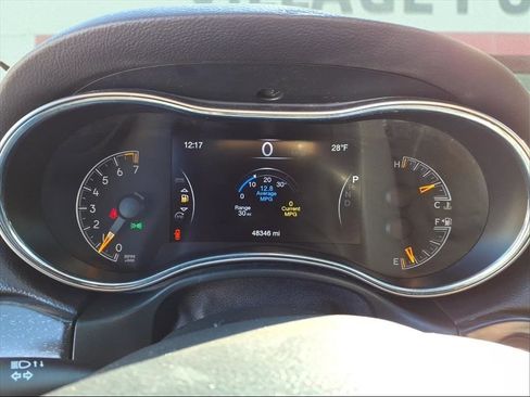 Used 2021 Jeep Grand Cherokee Laredo image 16