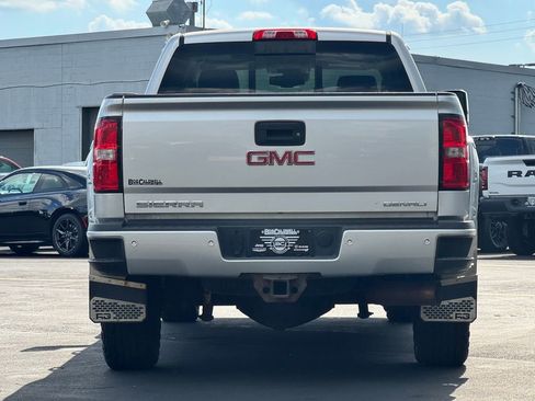 Used 2018 GMC Sierra 2500 Denali w/ Suspension Package, Off-Road AWD/4WD image 11