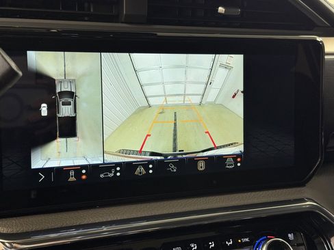 Used 2025 GMC Sierra 3500 Denali w/ Denali Reserve Package image 40