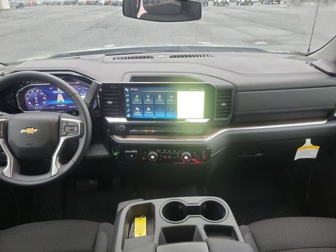New 2025 Chevrolet Silverado 1500 LT w/ Z71 Off-Road Package image 19