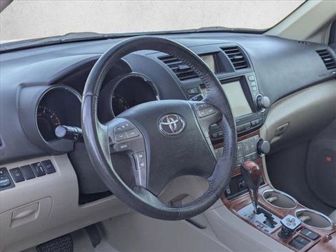 Used 2010 Toyota Highlander Limited image 8