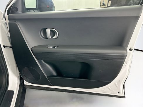 Used 2024 Hyundai Ioniq 5 SE image 31