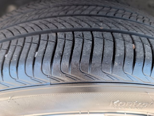 Used 2025 Chevrolet Trax LT FWD image 28