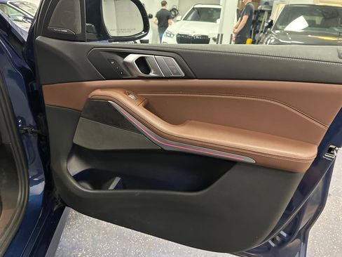 Used 2021 BMW X7 xDrive40i w/ Premium Package 2 image 35