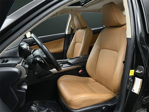 Used 2019 Lexus IS 300 AWD w/ Navigation Package image 12