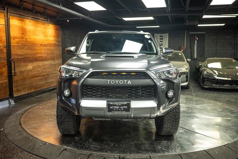 Used 2020 Toyota 4Runner TRD Off-Road AWD/4WD image 4