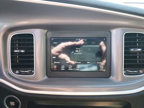 Used 2022 Dodge Charger SXT w/ Leather Interior Group image 23