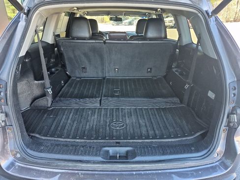 Used 2016 Toyota Highlander XLE AWD/4WD image 8