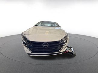 Used 2025 Nissan Versa SV video 2