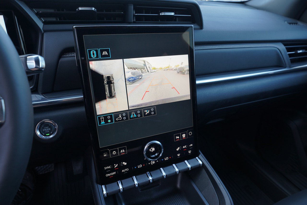New 2027 GMC Terrain Elevation w/ Elevation Premium Package FWD image 13