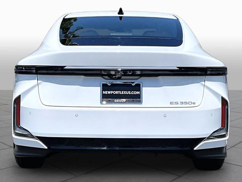 New 2026 Lexus ES 350e w/ Convenience Package FWD image 4