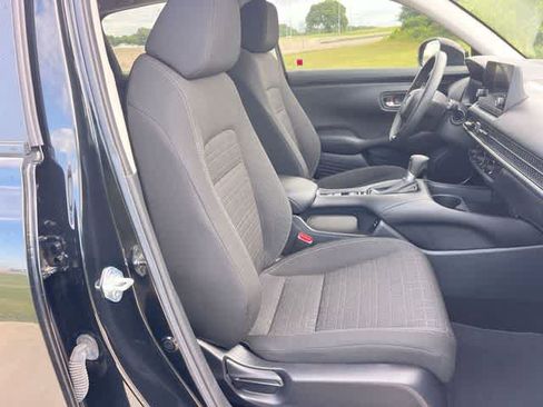 Certified 2025 Honda HR-V LX image 12