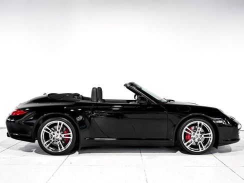 Used 2011 Porsche 911 Carrera 4S image 2