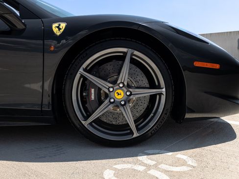 Used 2012 Ferrari 458 Spider RWD image 29