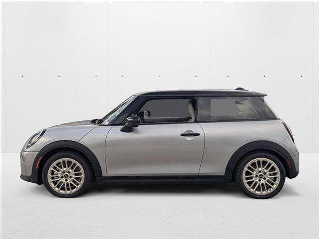 Used 2025 MINI Cooper 2-Door Hardtop FWD image 5