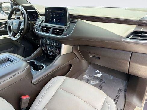 Used 2023 Chevrolet Suburban LT AWD/4WD image 34