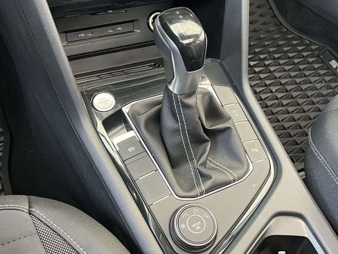 New 2025 Volkswagen Taos SE AWD/4WD image 25