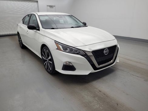 Used 2022 Nissan Altima 2.5 SR FWD image 13