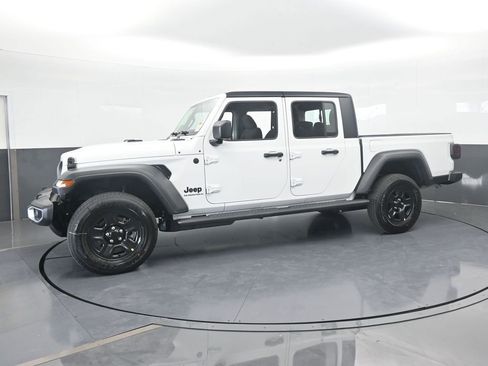 New 2026 Jeep Gladiator Sport image 2