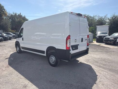 Used 2025 RAM ProMaster 2500 w/ Convenience Group FWD image 3