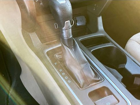 Used 2017 Ford Escape SE image 16